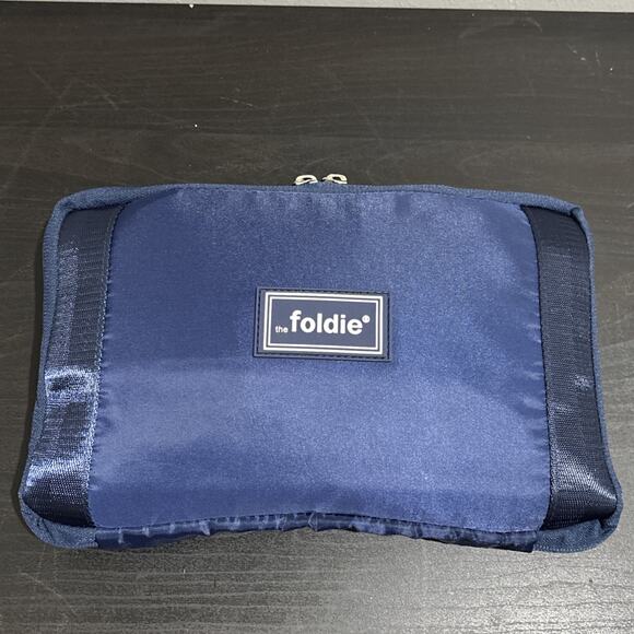 NEW WITH TAGS The Foldie Multipurpose Travel Bag - Navy Blue Lightweight Compact - Picture 11 of 12